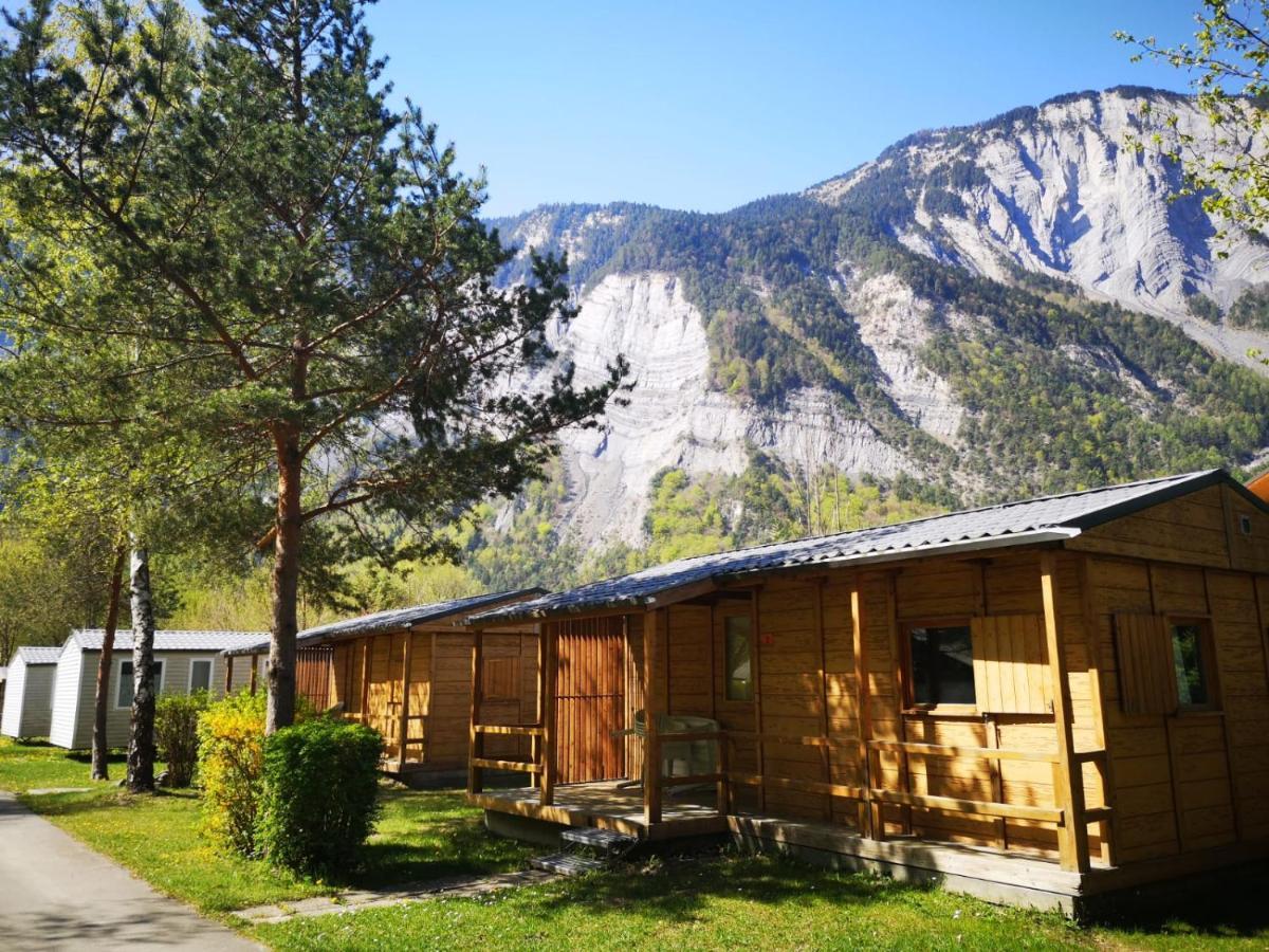 Camping Le Colporteur Hotel Le Bourg-d'Oisans Bagian luar foto