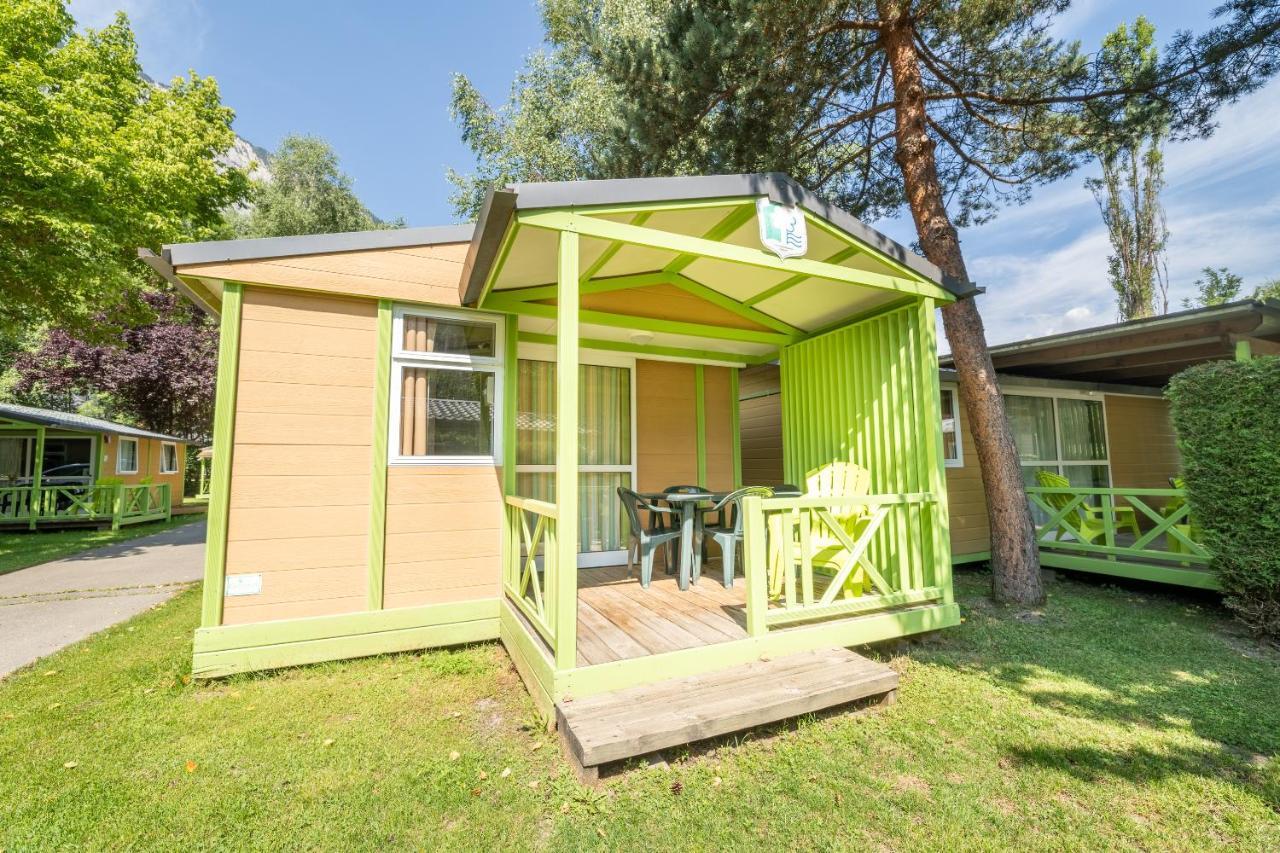 Camping Le Colporteur Hotel Le Bourg-d'Oisans Bagian luar foto