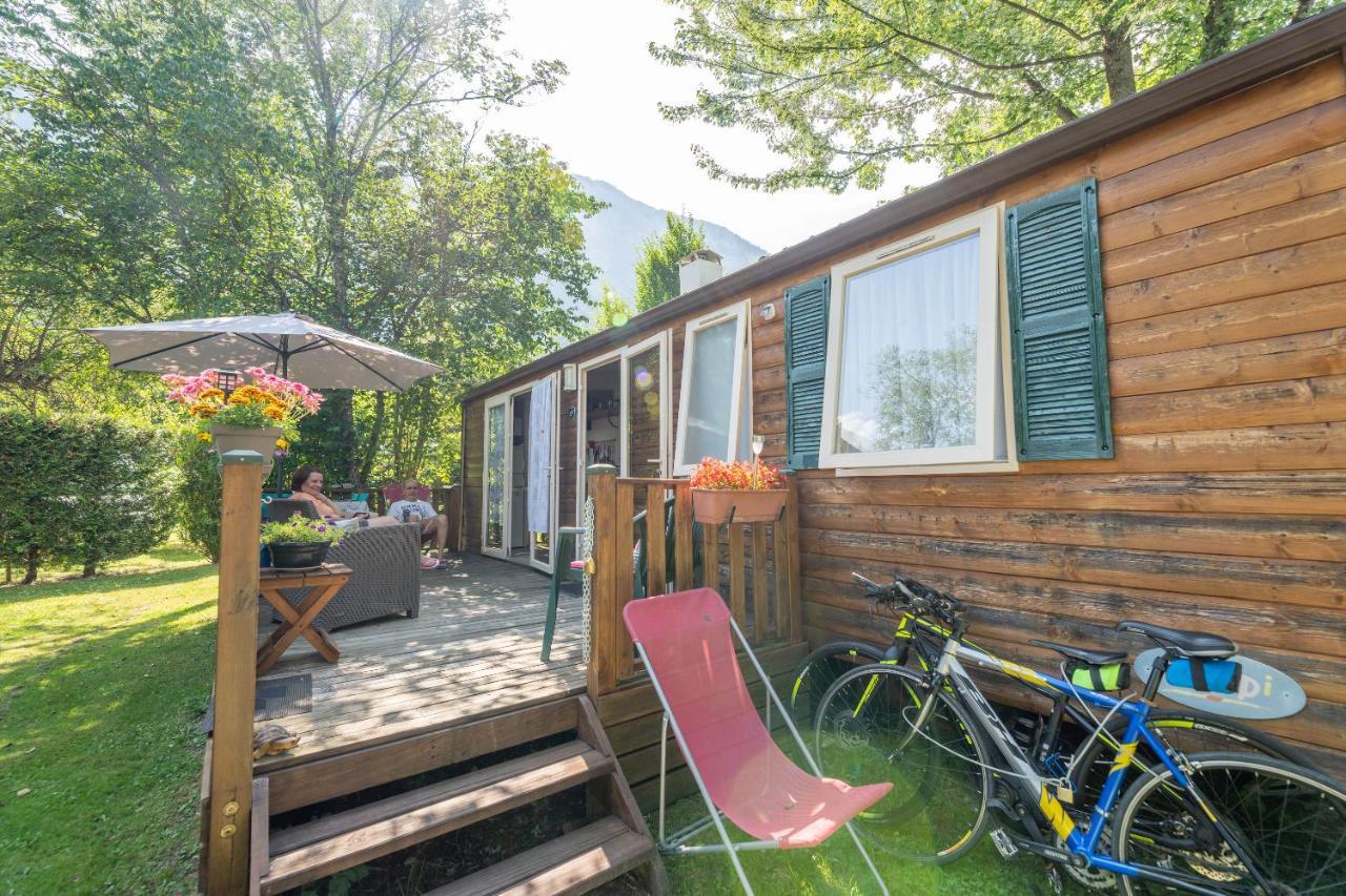 Camping Le Colporteur Hotel Le Bourg-d'Oisans Bagian luar foto
