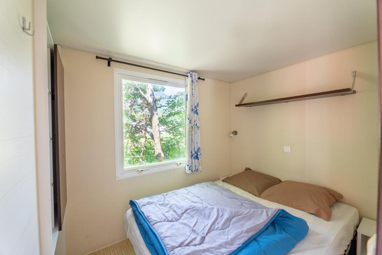 Camping Le Colporteur Hotel Le Bourg-d'Oisans Bagian luar foto