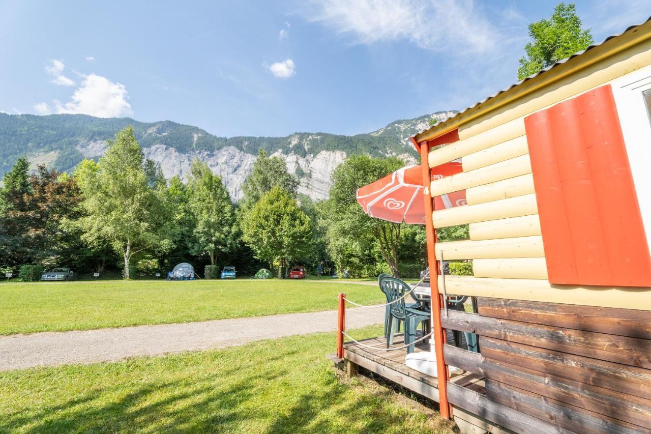 Camping Le Colporteur Hotel Le Bourg-d'Oisans Bagian luar foto