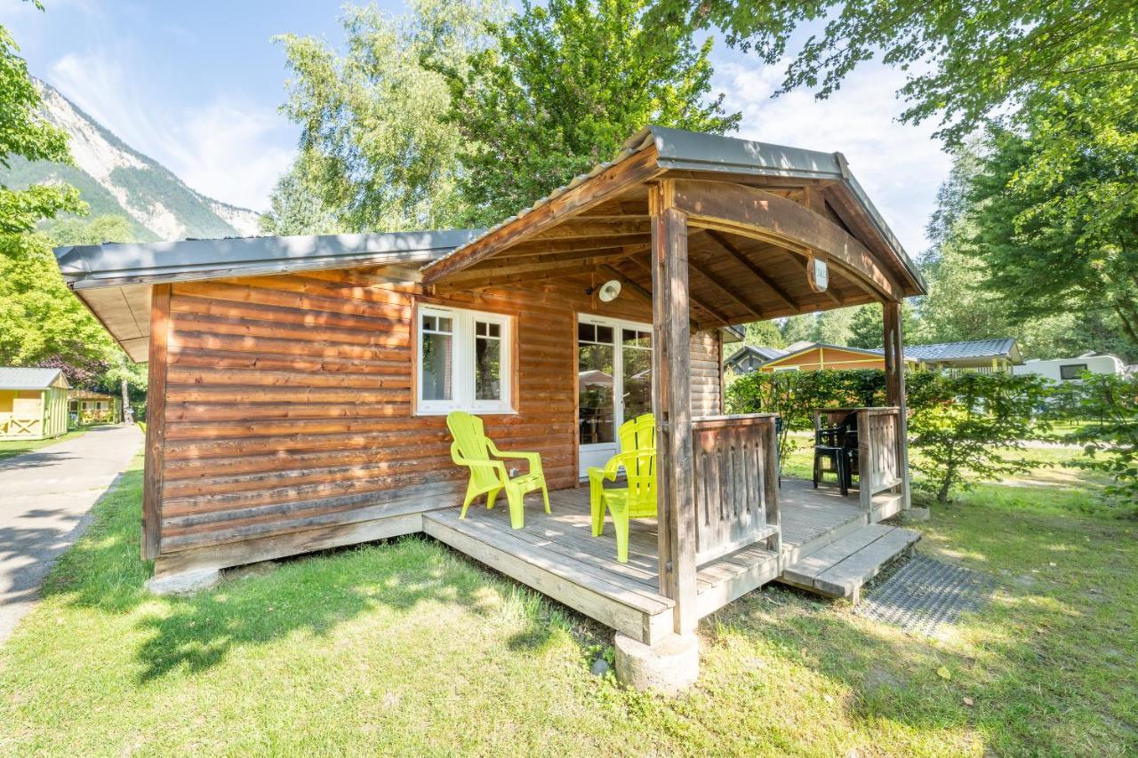 Camping Le Colporteur Hotel Le Bourg-d'Oisans Bagian luar foto