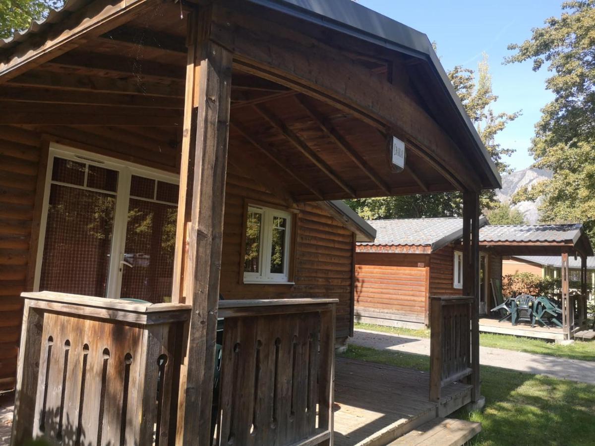 Camping Le Colporteur Hotel Le Bourg-d'Oisans Bagian luar foto