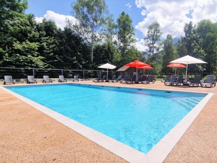 Camping Le Colporteur Hotel Le Bourg-d'Oisans Bagian luar foto