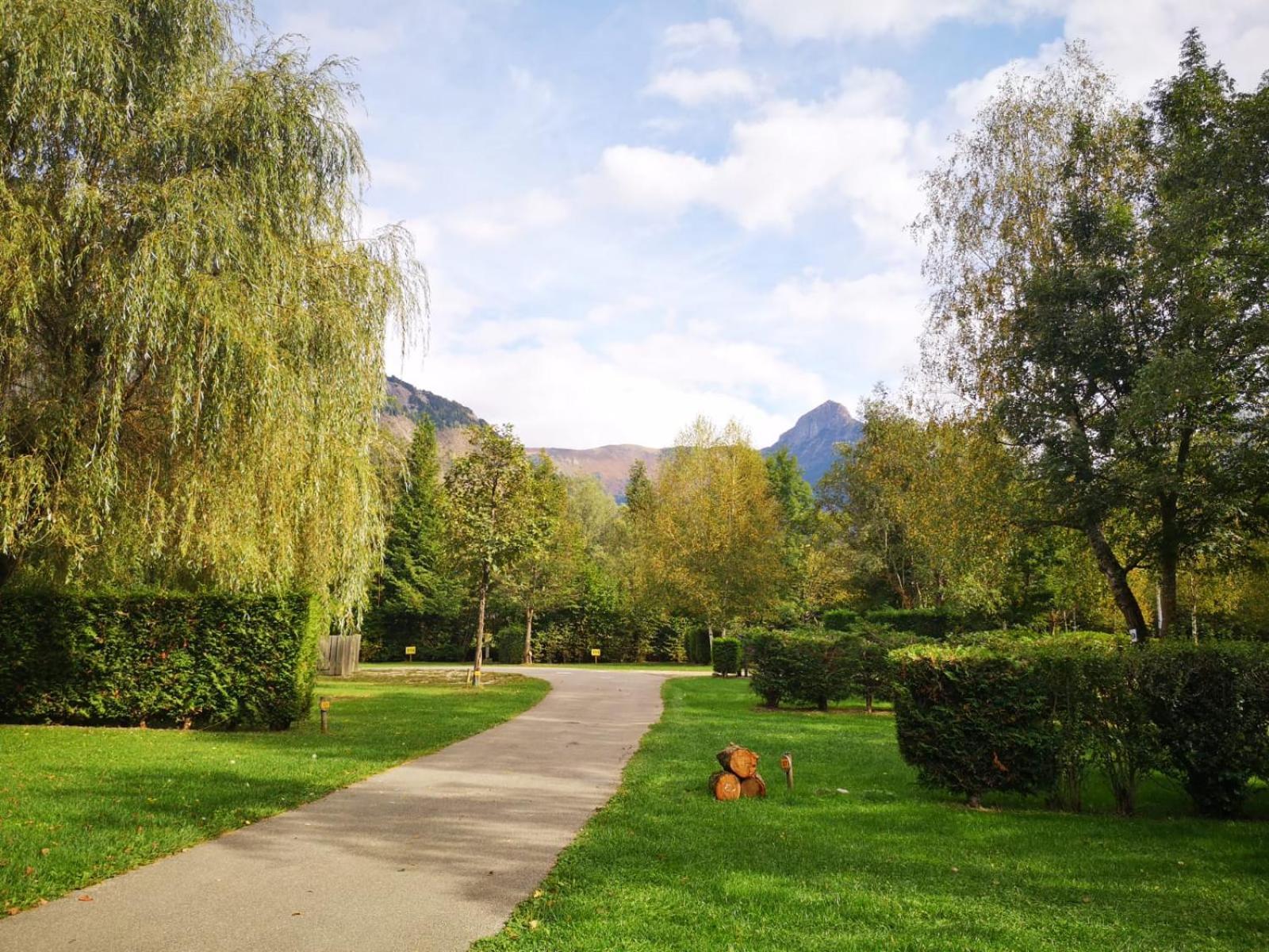 Camping Le Colporteur Hotel Le Bourg-d'Oisans Bagian luar foto