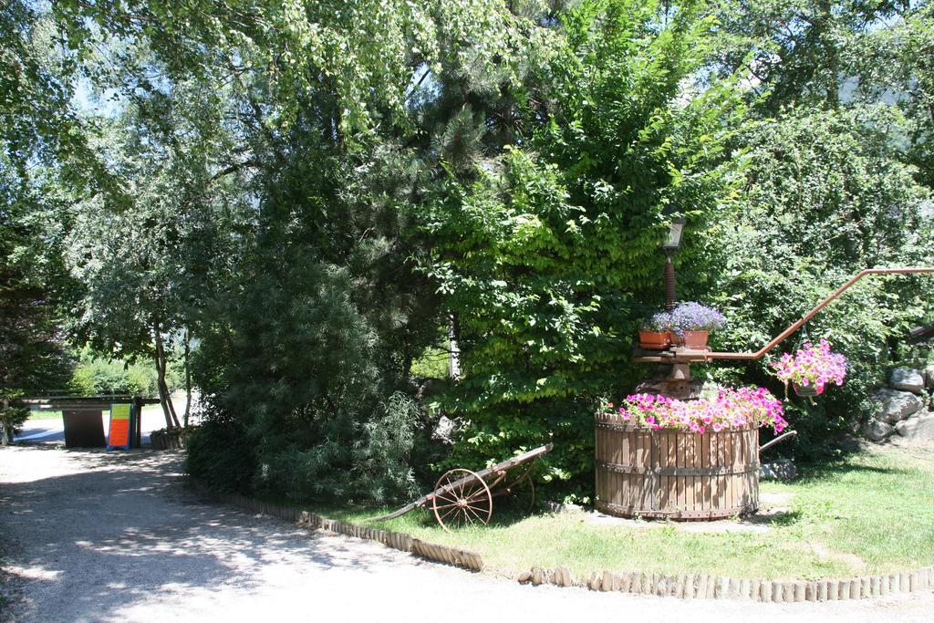 Camping Le Colporteur Hotel Le Bourg-d'Oisans Bagian luar foto