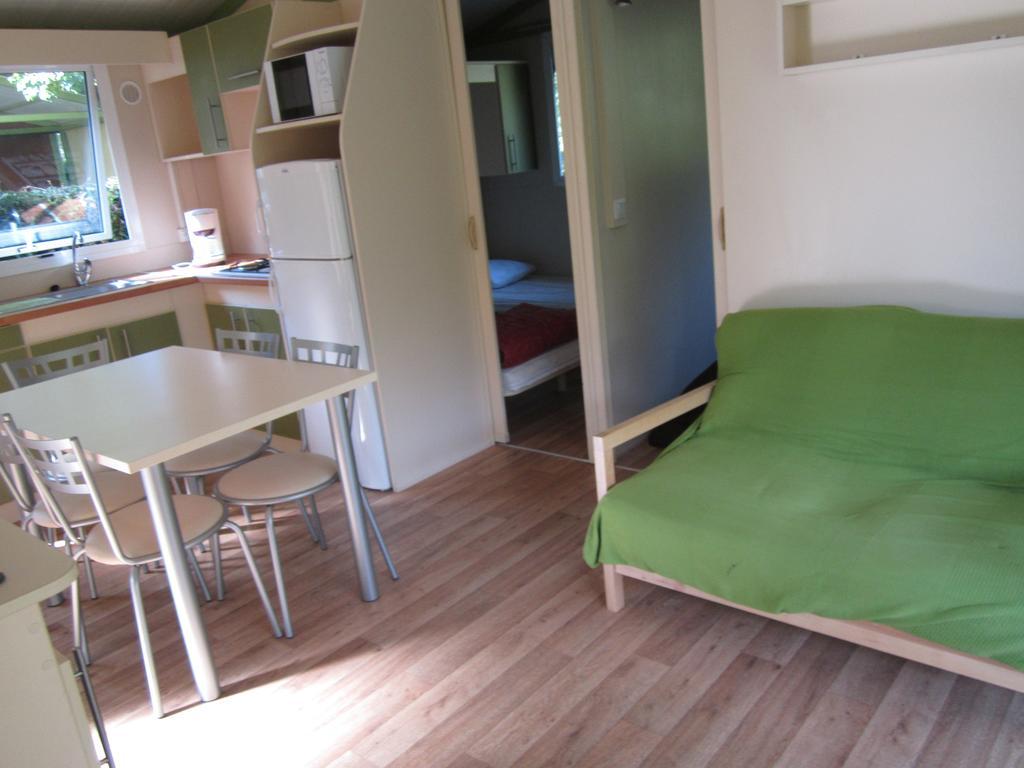Camping Le Colporteur Hotel Le Bourg-d'Oisans Bagian luar foto