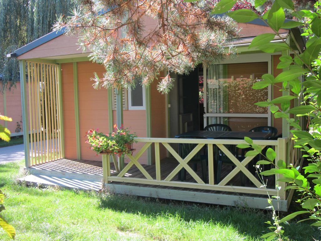 Camping Le Colporteur Hotel Le Bourg-d'Oisans Bagian luar foto