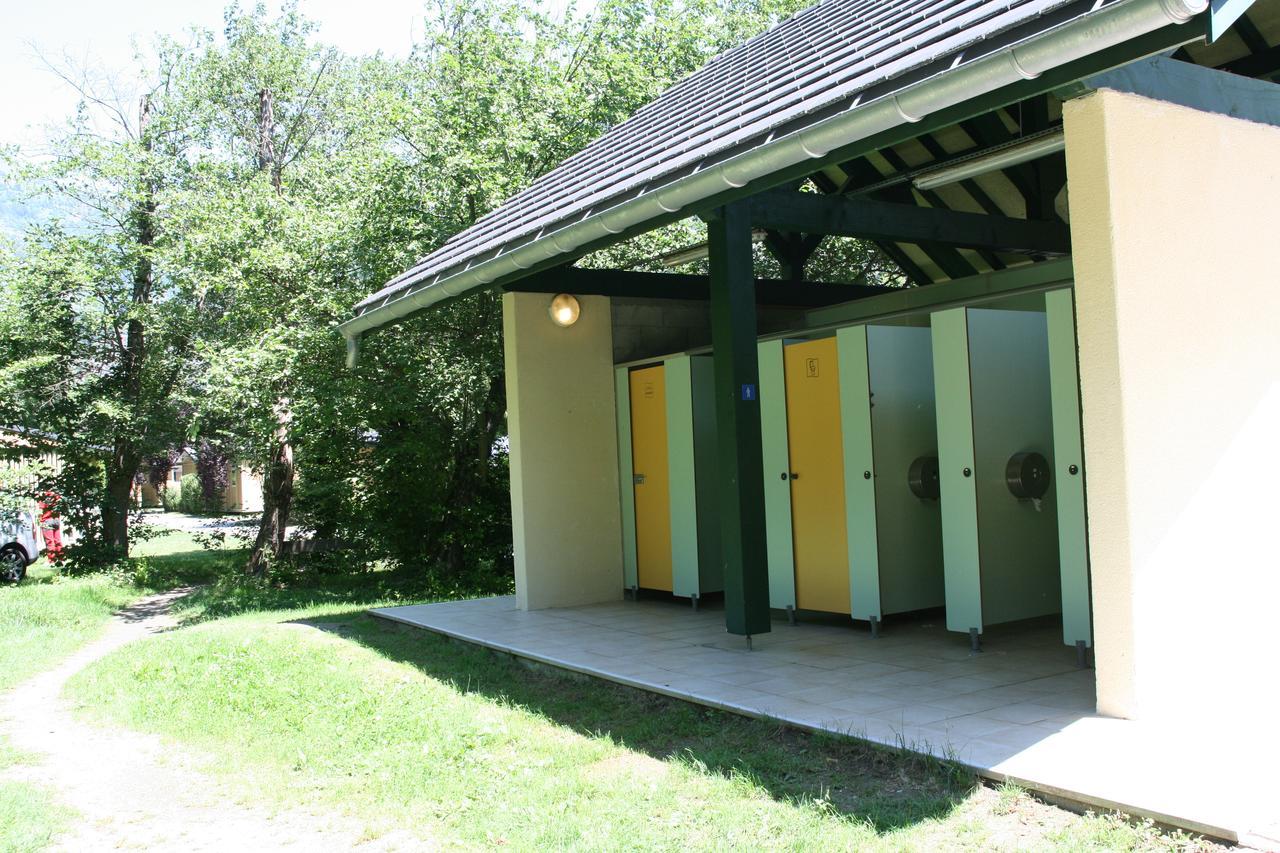 Camping Le Colporteur Hotel Le Bourg-d'Oisans Bagian luar foto