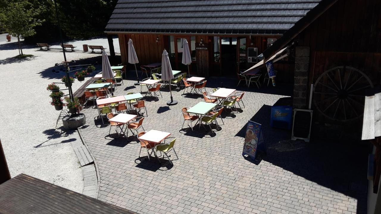 Camping Le Colporteur Hotel Le Bourg-d'Oisans Bagian luar foto